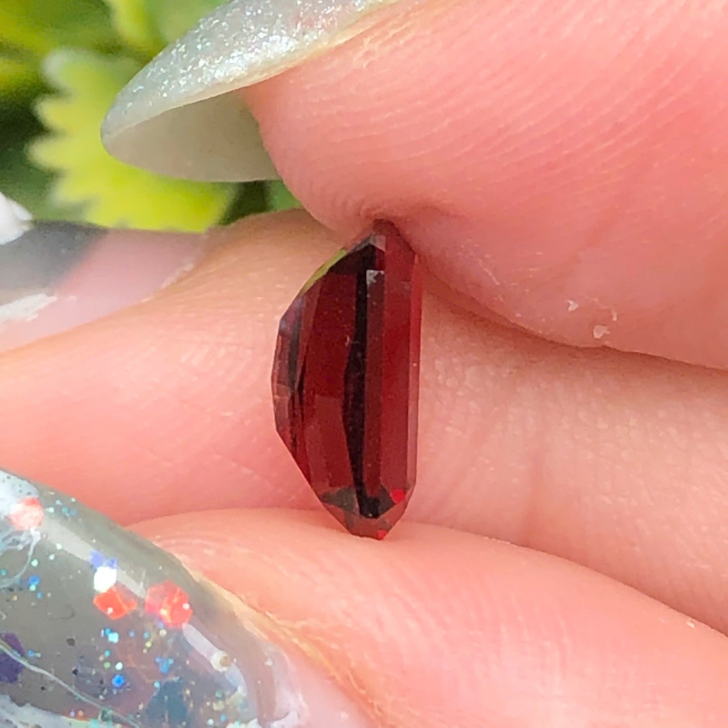 Natural Red Garnet 1,87ct - 050739HG