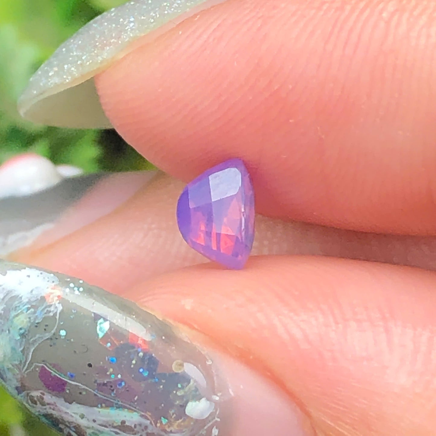 Natural purple silky Sapphire LucYen 0,68ct _060744HG