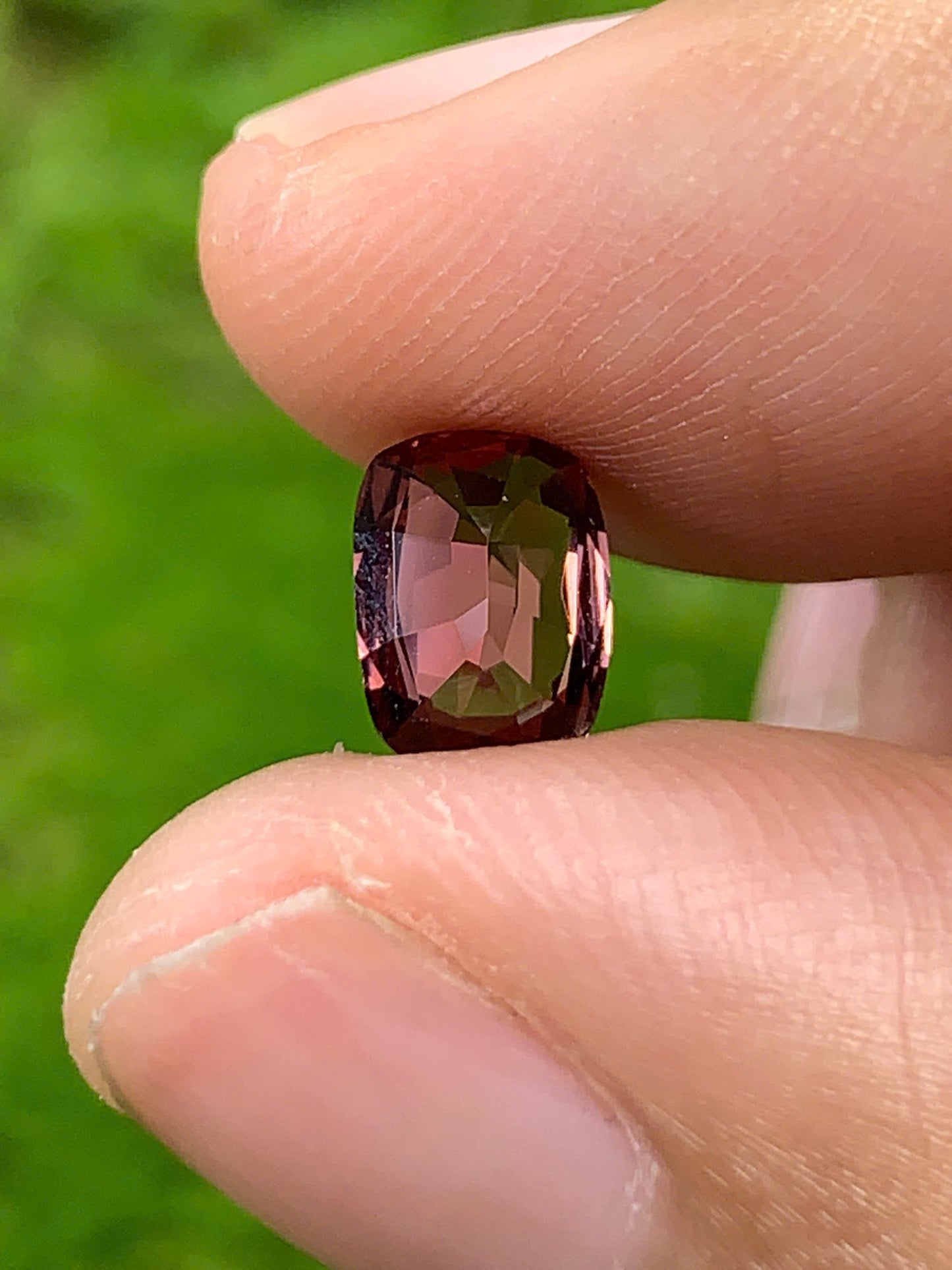 Natural Spinel VietNam 04082502
