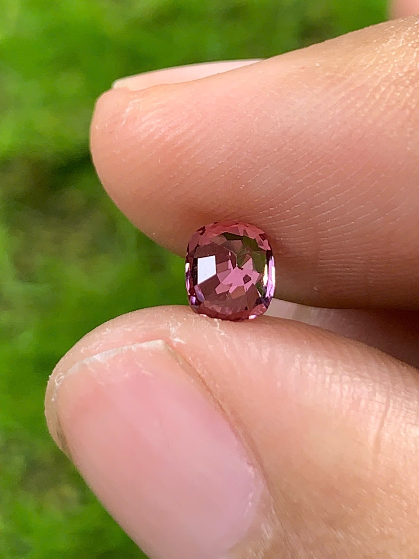 Natural Spinel VietNam 04082505
