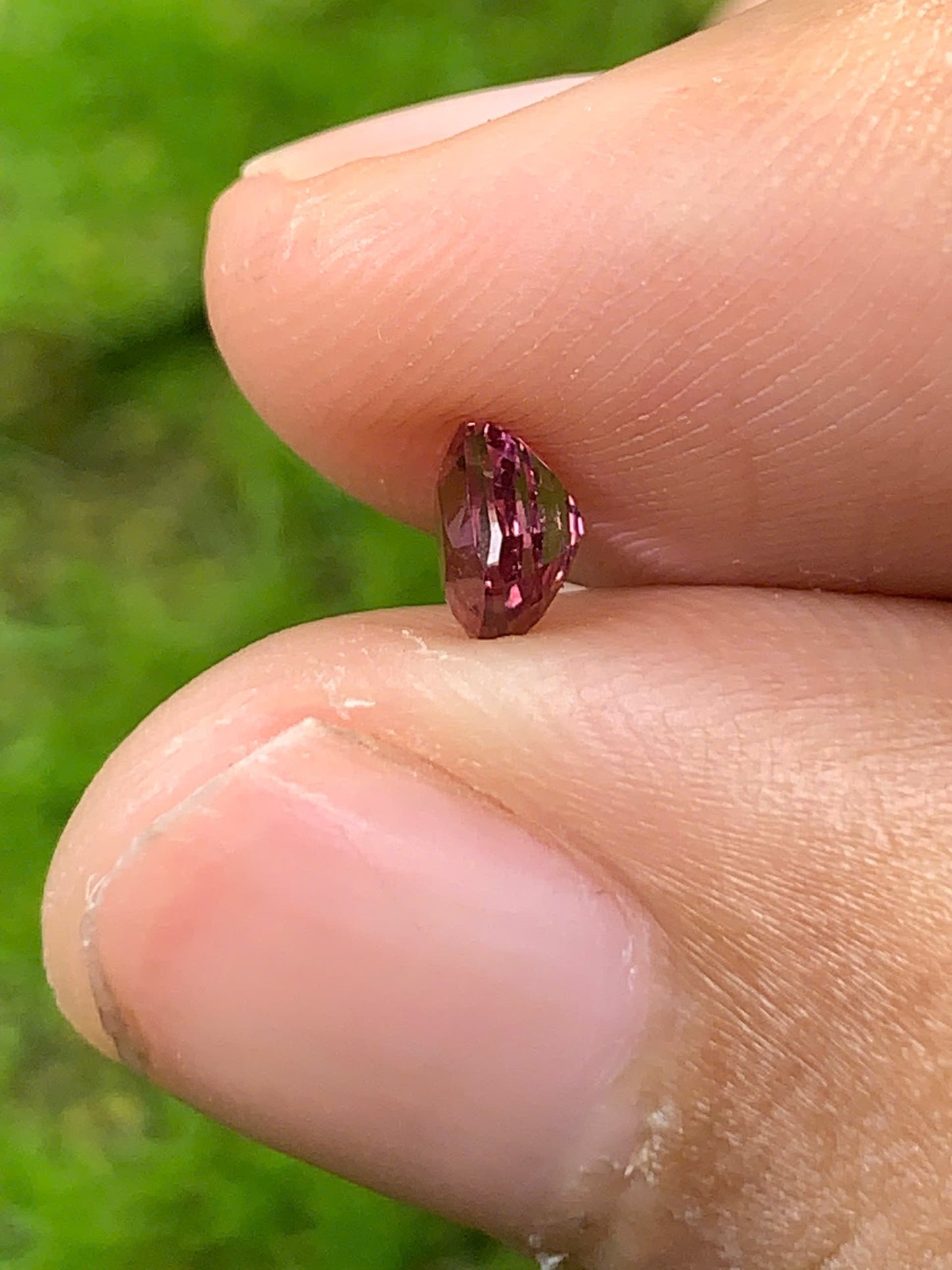 Natural Spinel VietNam 04082505