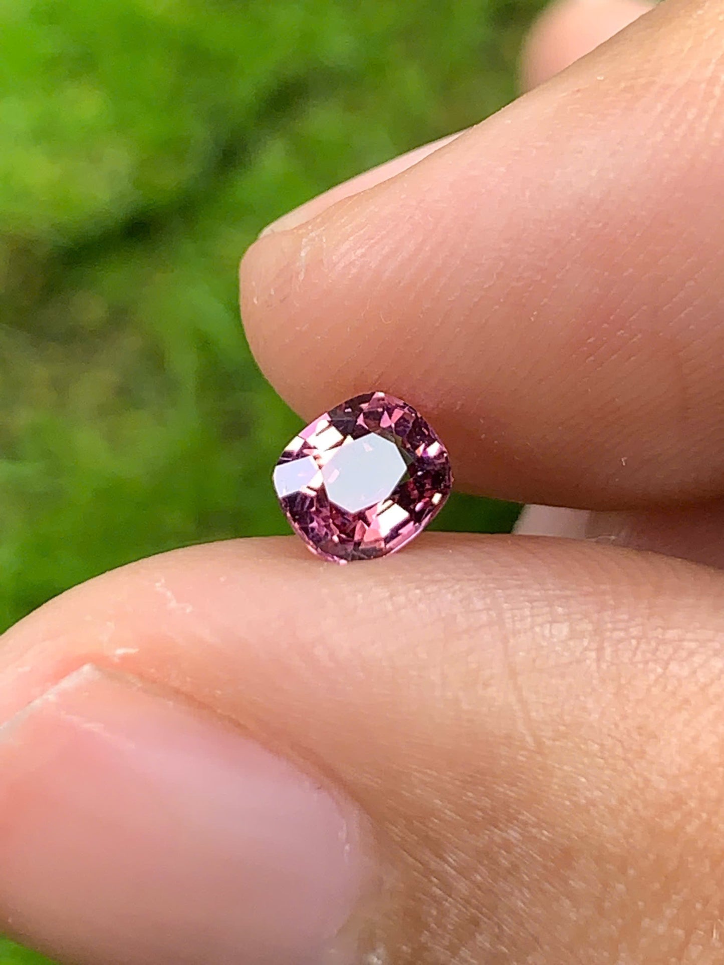 Natural purplish pink spinel LucYen 0.6ct - 04082505