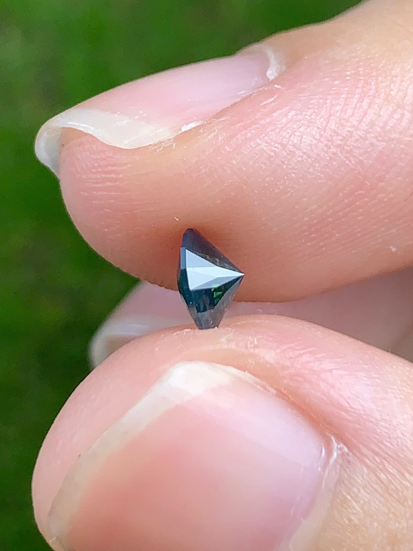 Natural Green Sapphire LucYen VietNam 07082504