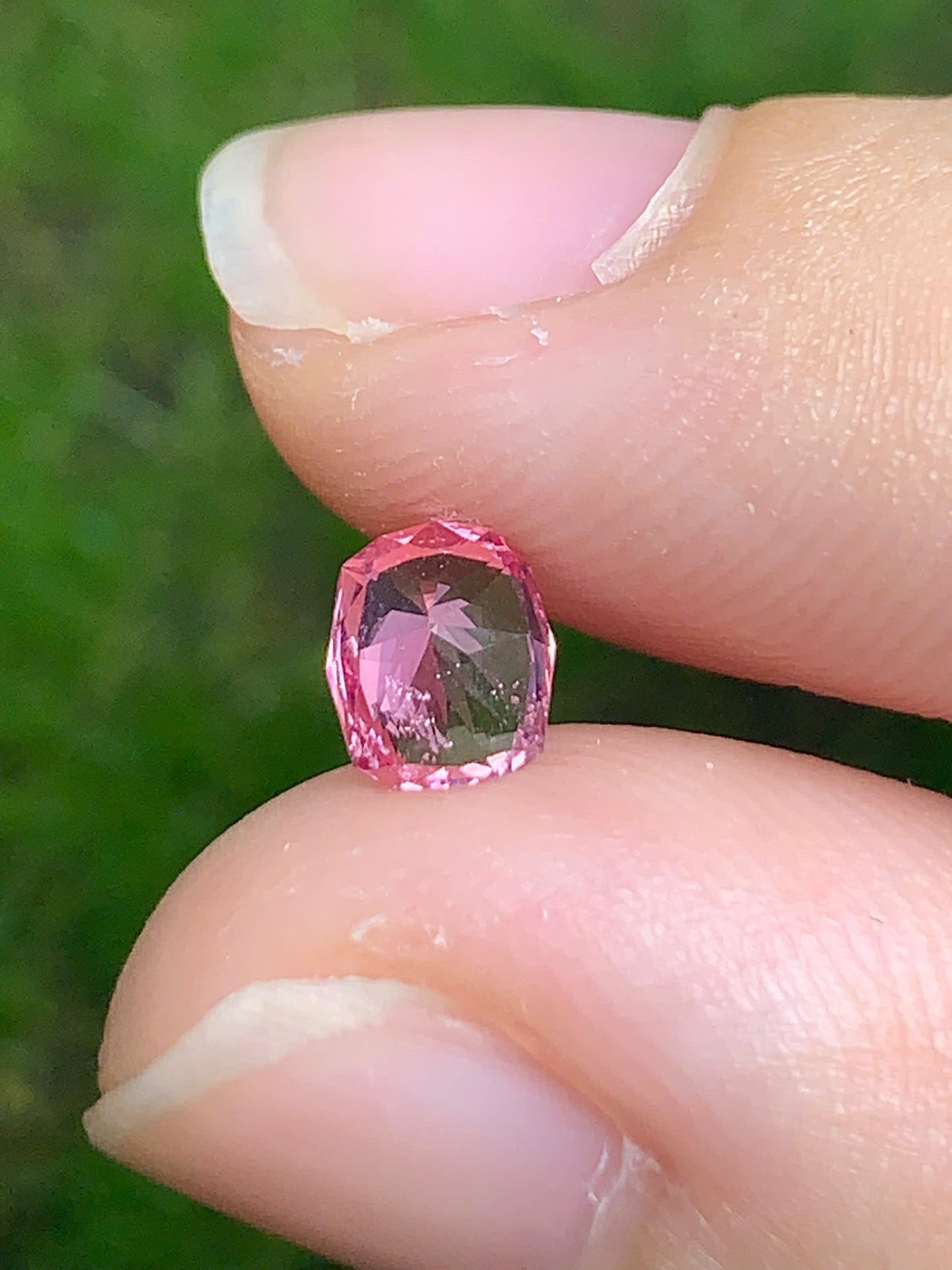 Natural Spinel LucYen VietNam 07082510