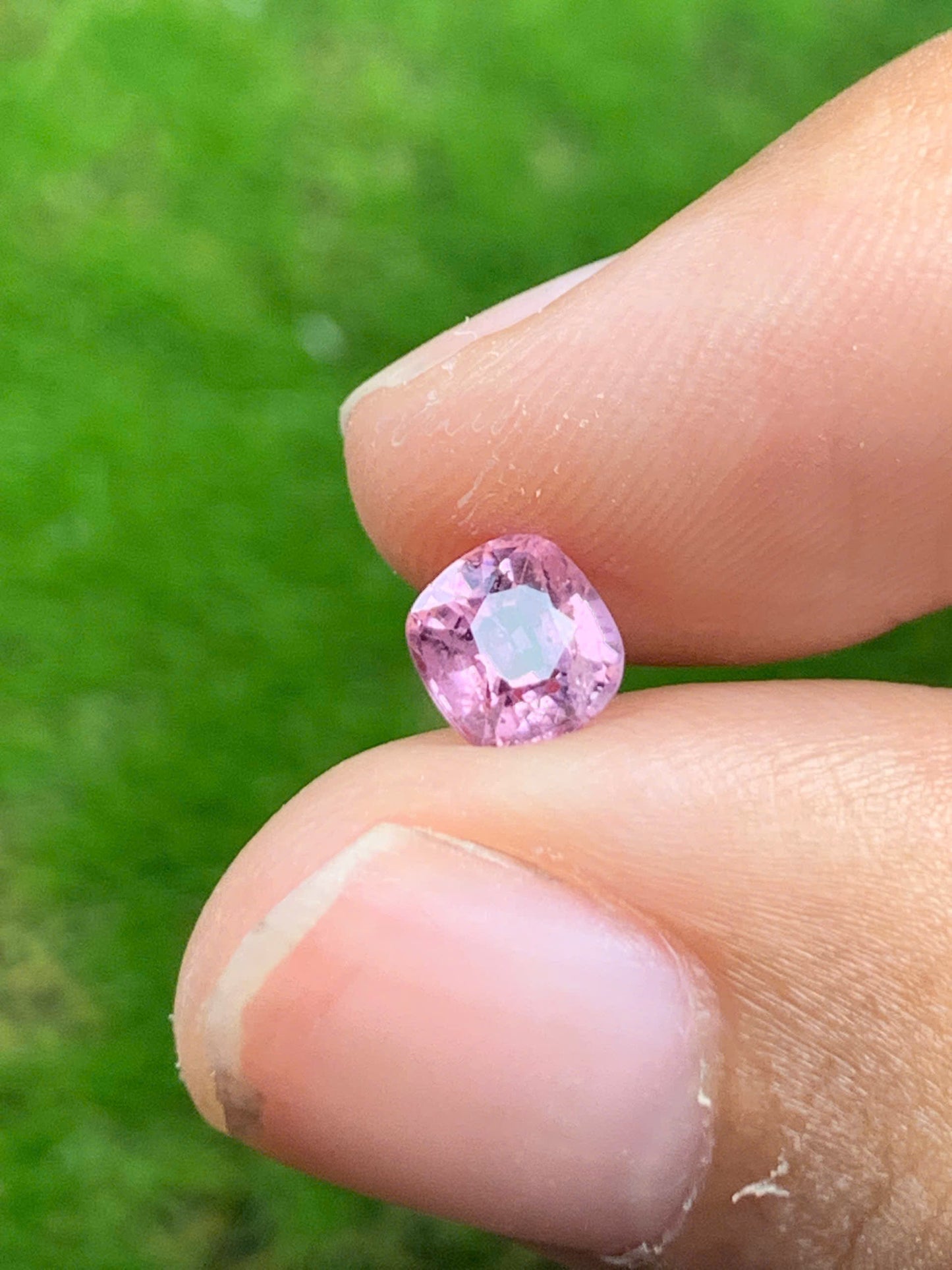 Natural Spinel VietNam 08082530