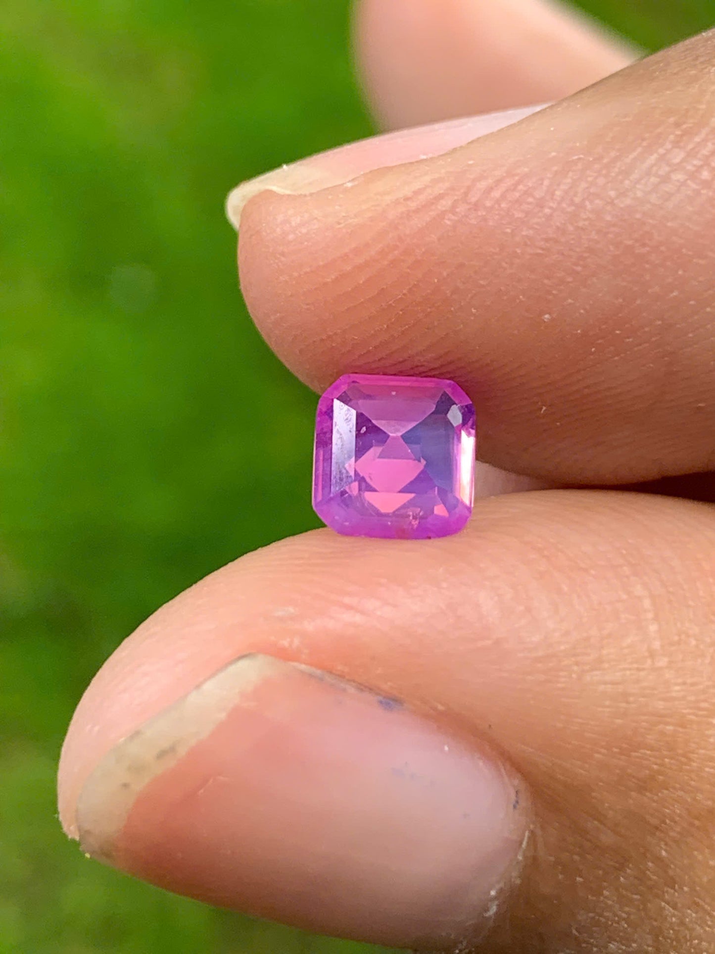 Natural Sapphire VietNam 13082503