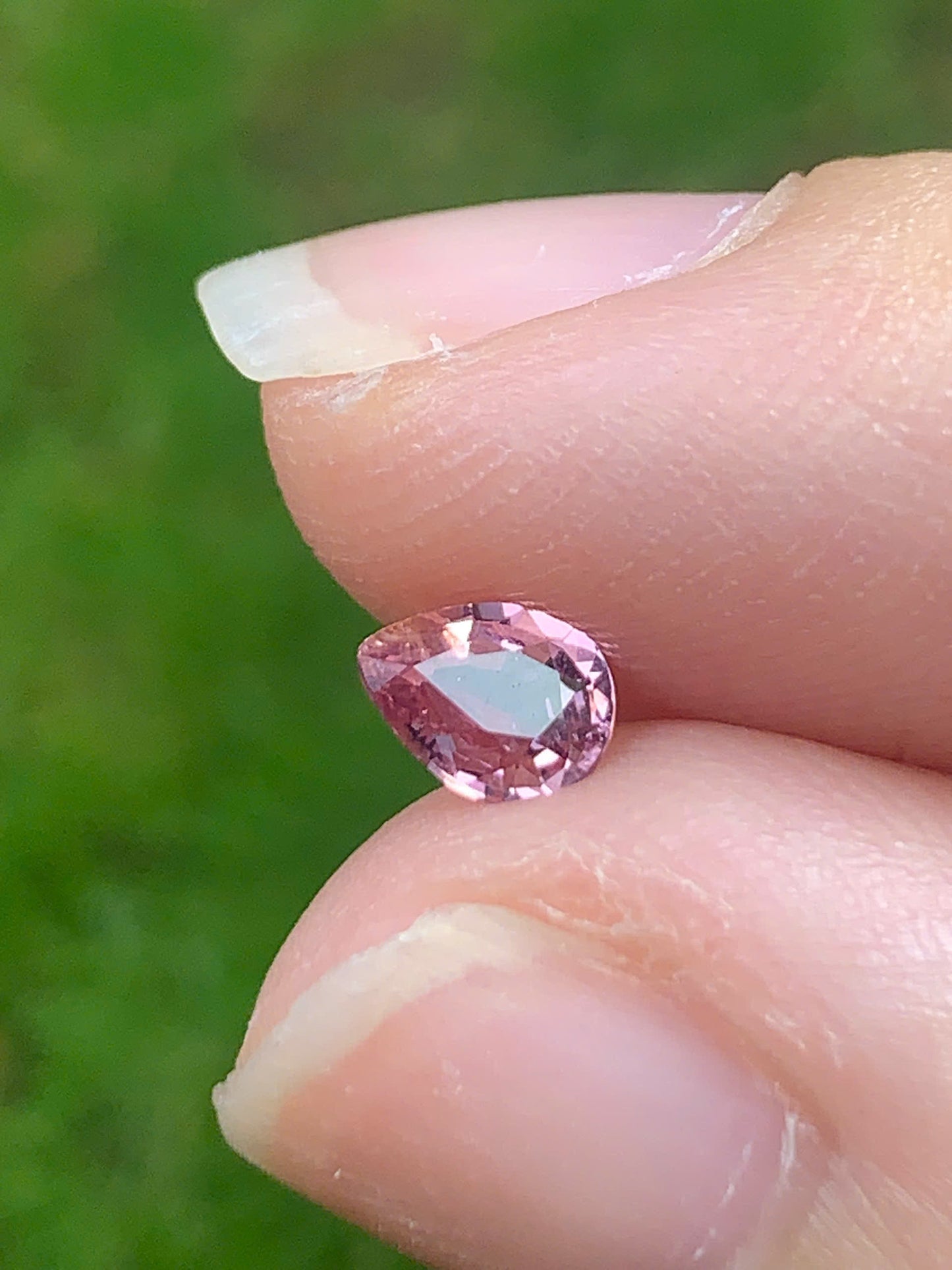 Natural Spinel VietNam 14082504