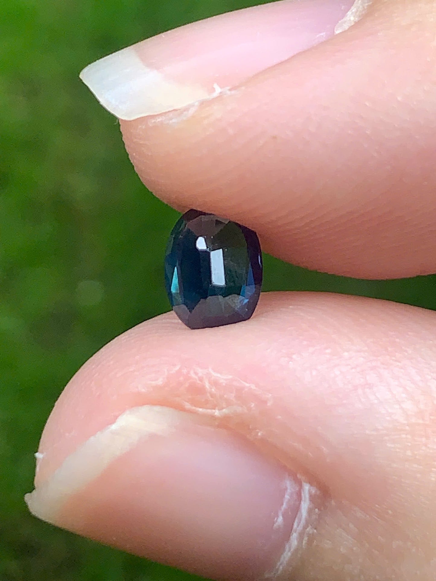 Natural Green Sapphire LucYen _ 14082520