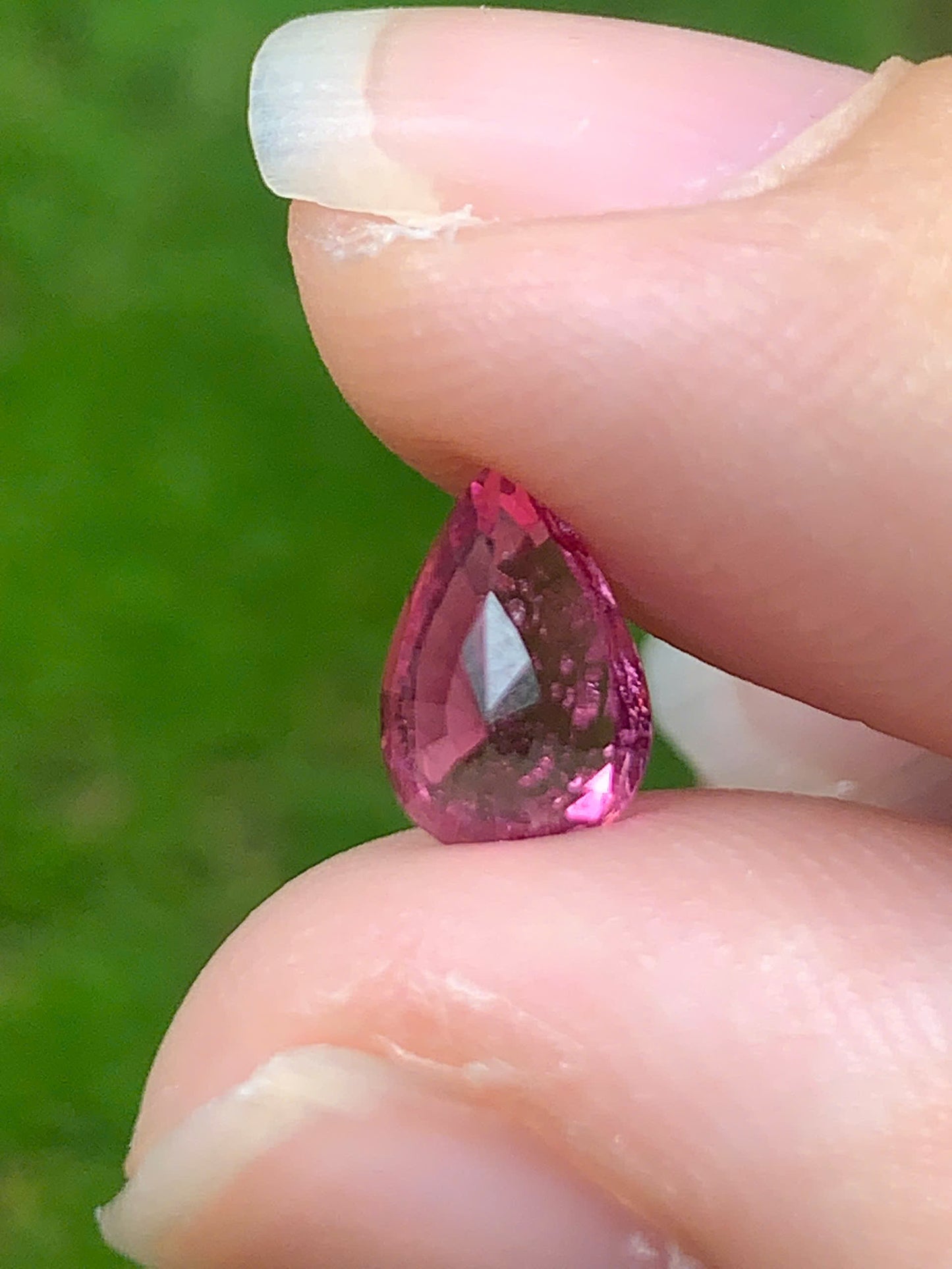 Natura Red Pink spinel LucYen 0.96ct - 14082525
