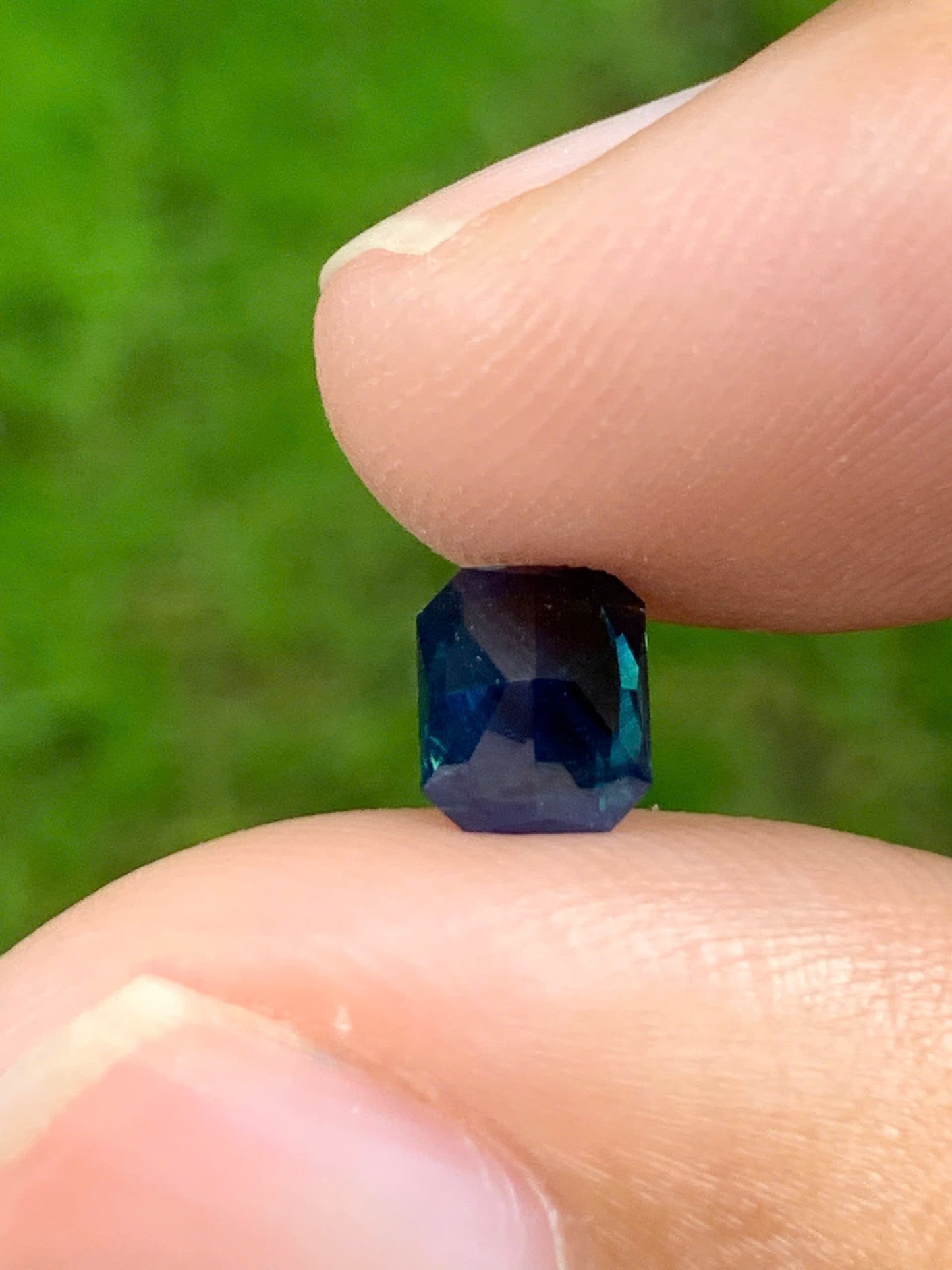 Blue Sapphire VietNam 19082509