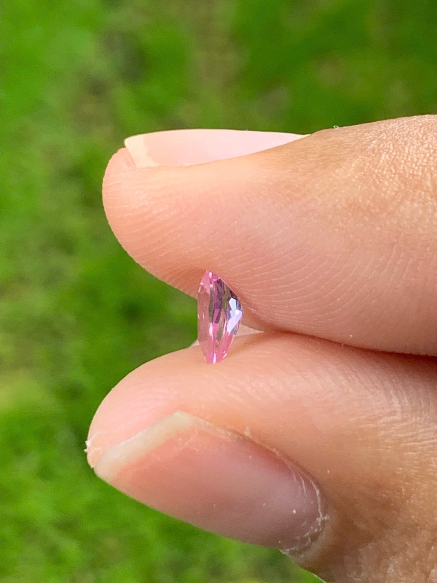 Natural Sapphire VietNam 19082521