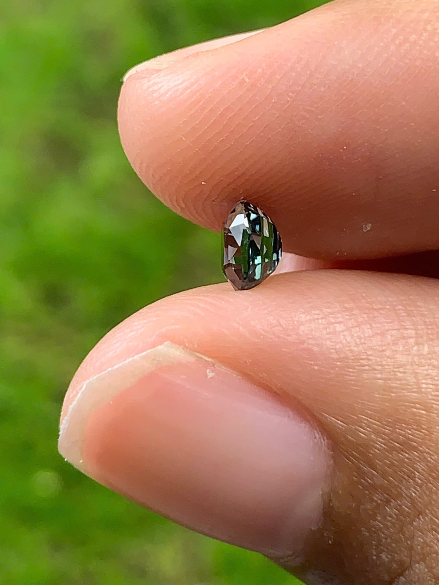 Natural Green Sapphire LucYen _ 26082516