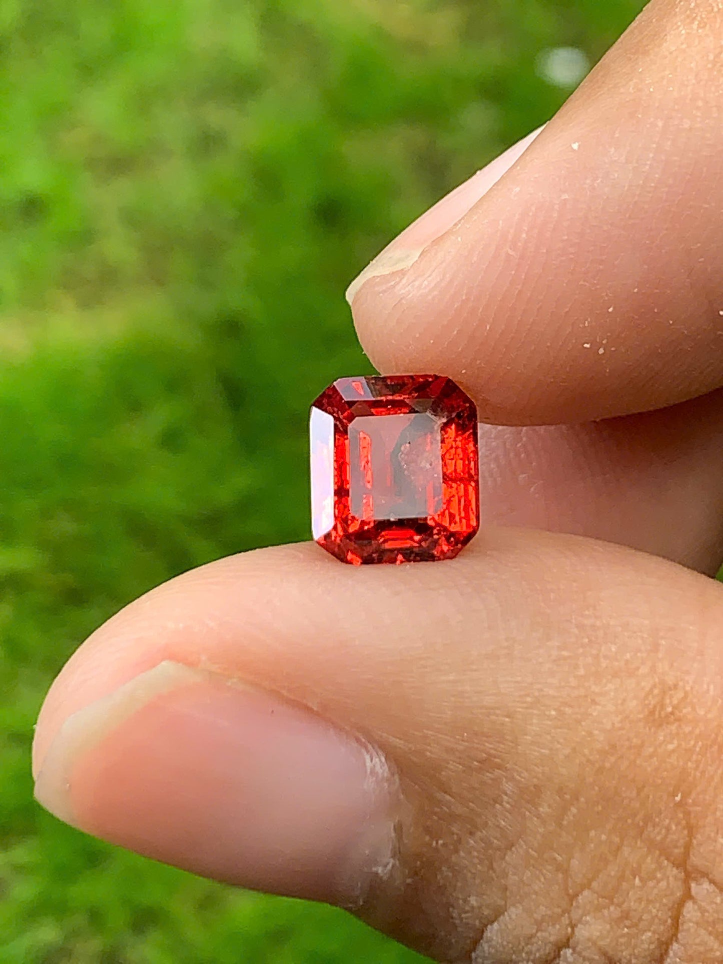 Natural Spinel VietNam 28082501