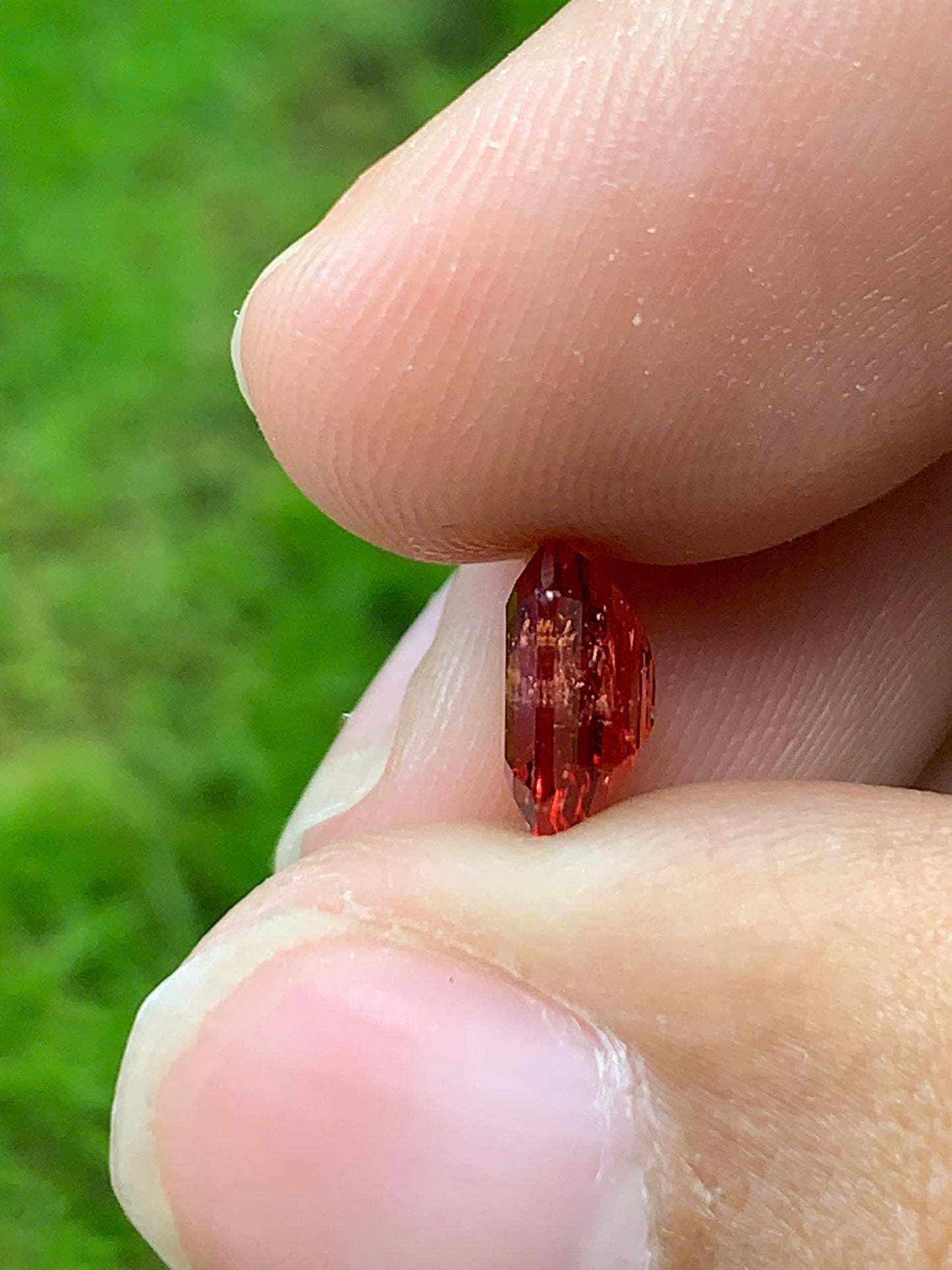 Natural Spinel VietNam 28082501