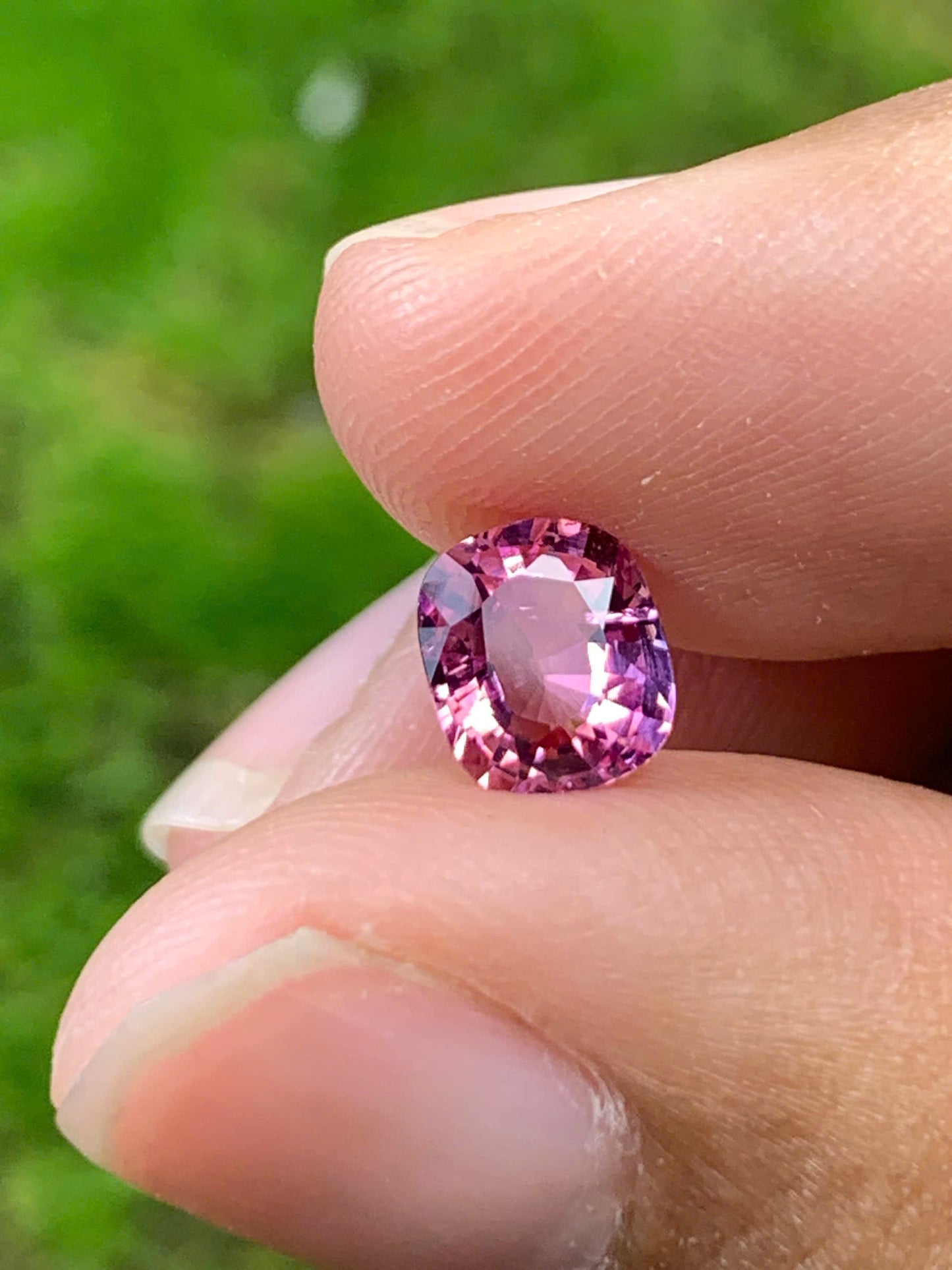 Natural Spinel VietNam 28082511
