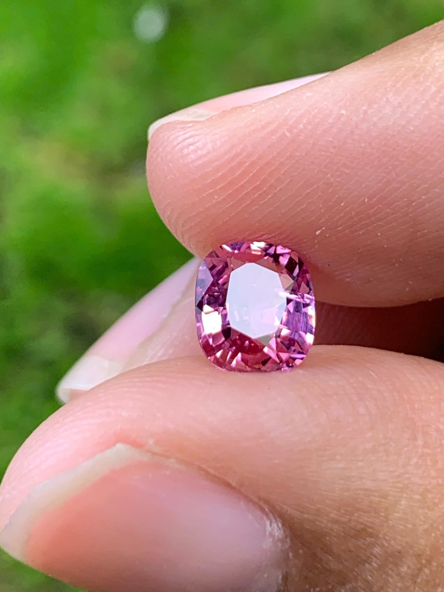 Natural Spinel VietNam 28082511