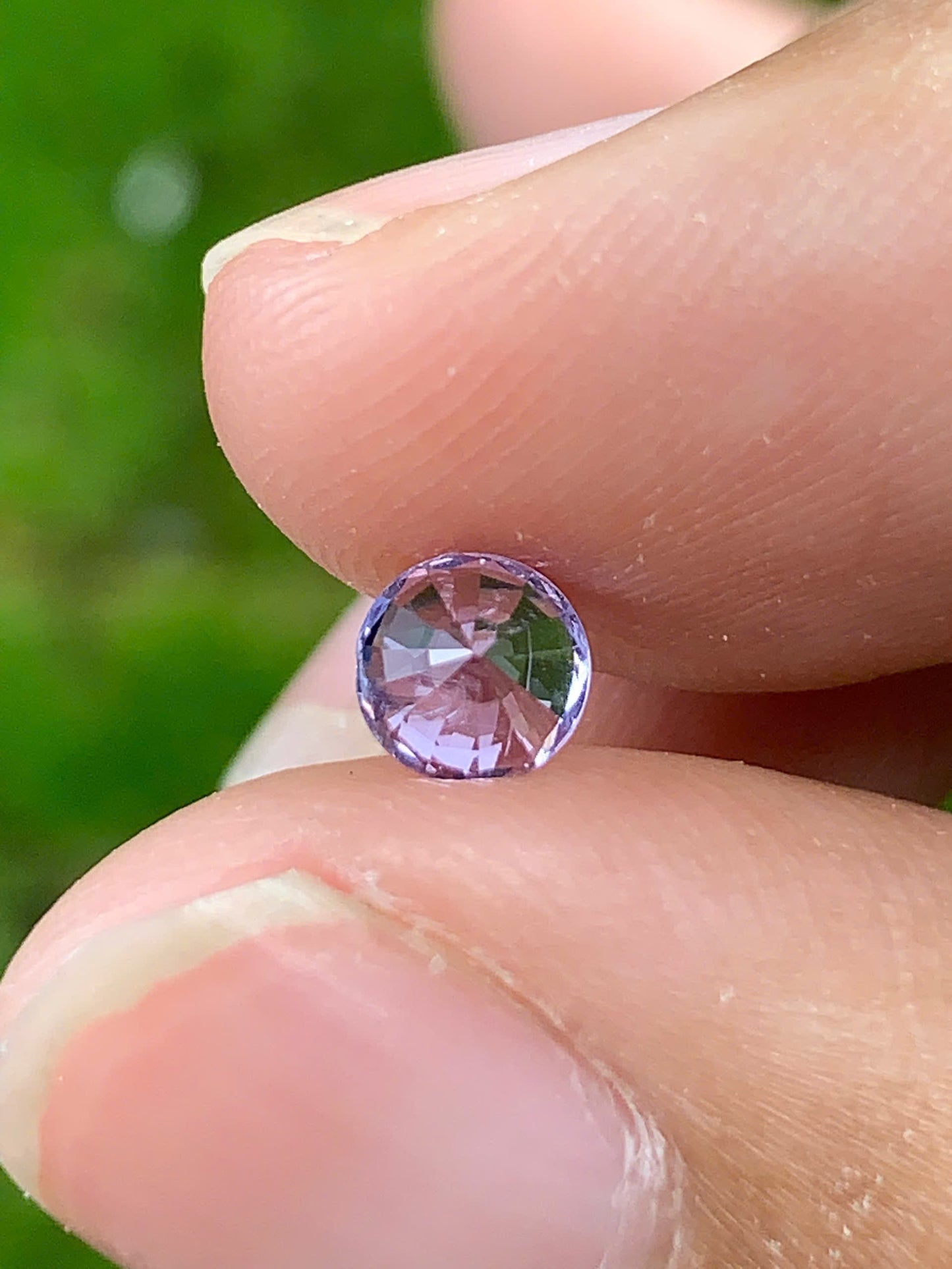 Natural Spinel VietNam 28082524