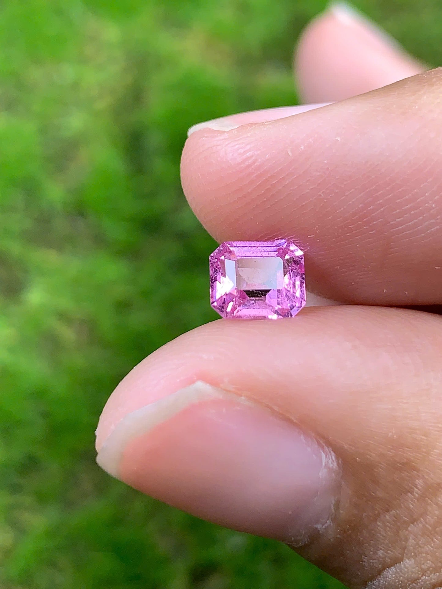 Natural Spinel VietNam 28082530