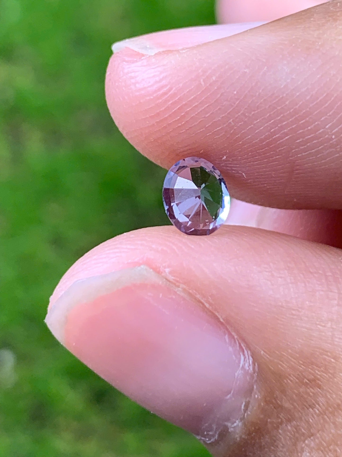 Natural Spinel VietNam 28082533