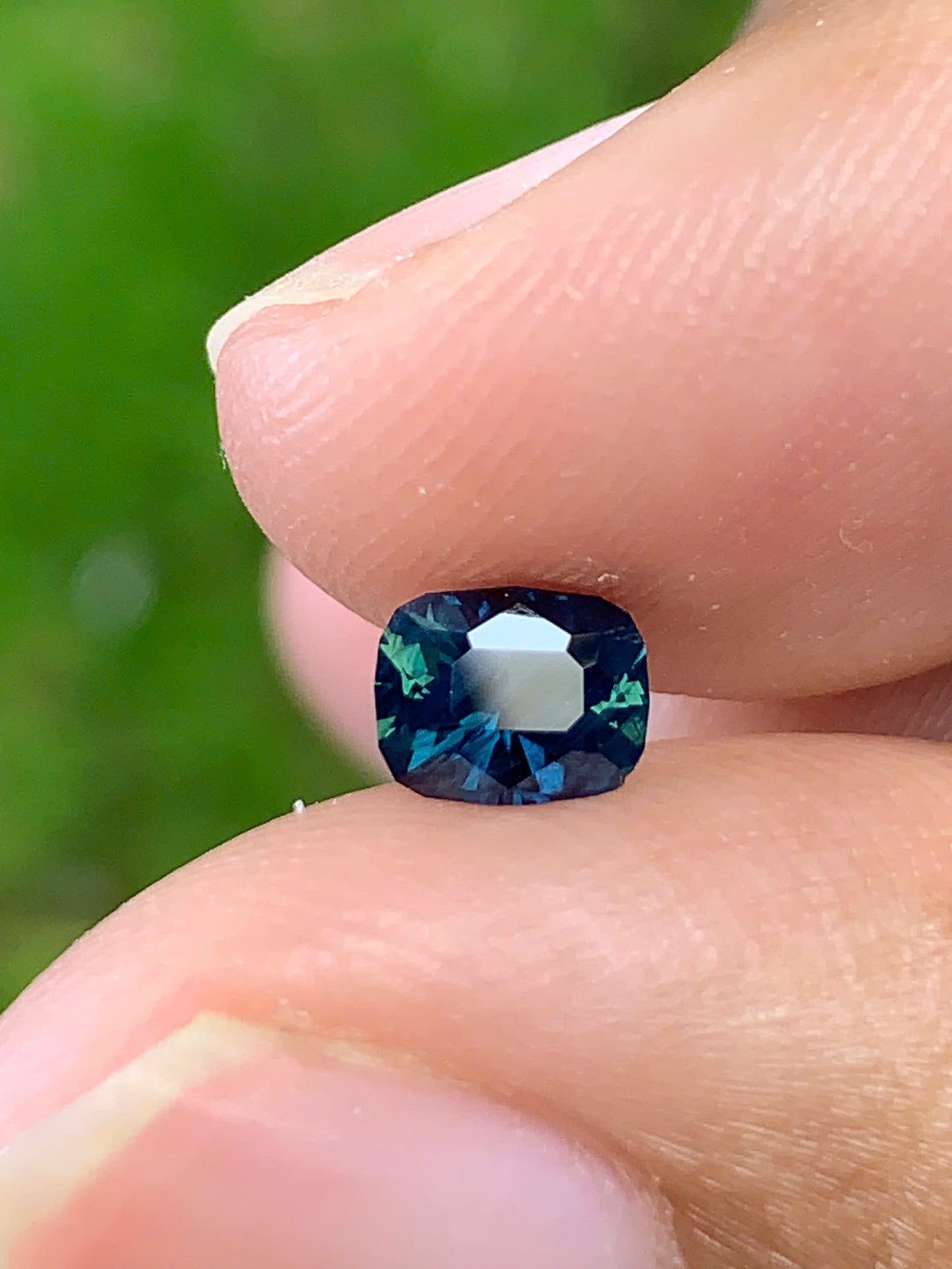 Natural Sapphire VietNam 28082537