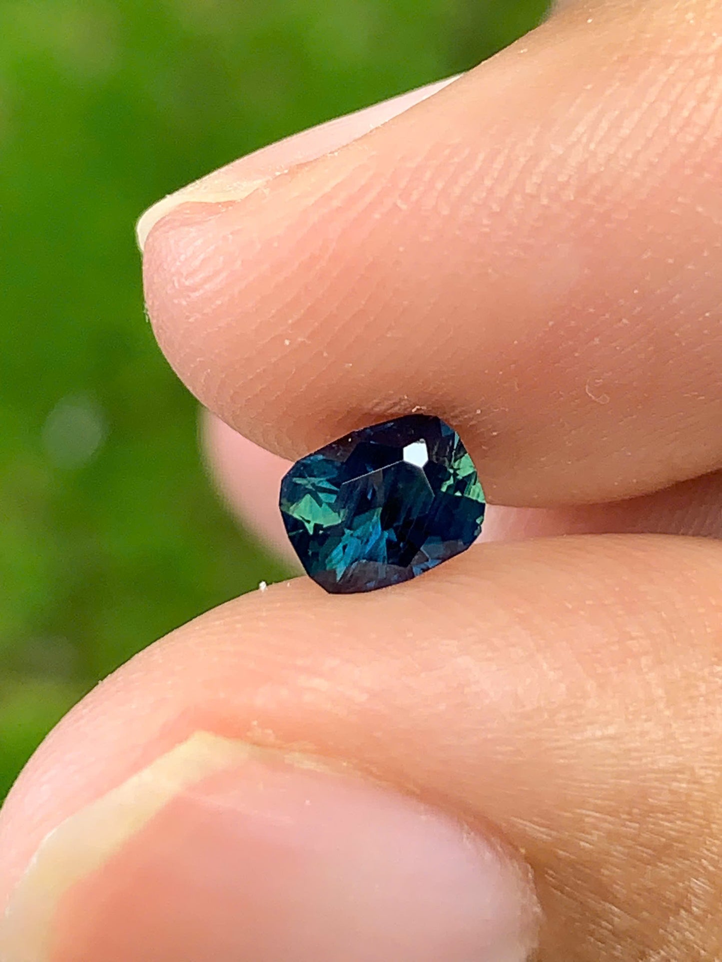Natural Sapphire VietNam 28082537
