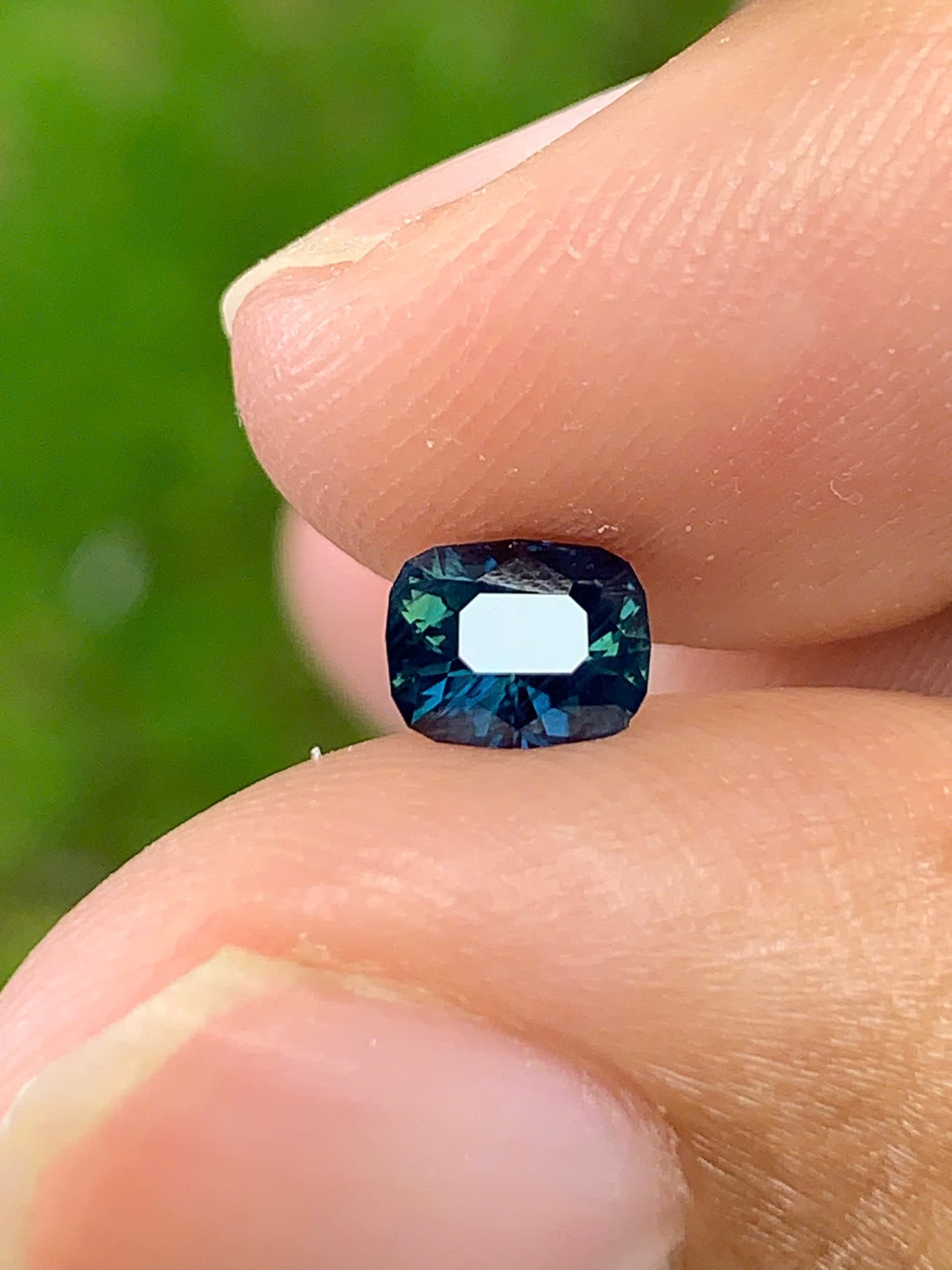 Natural Sapphire VietNam 28082537