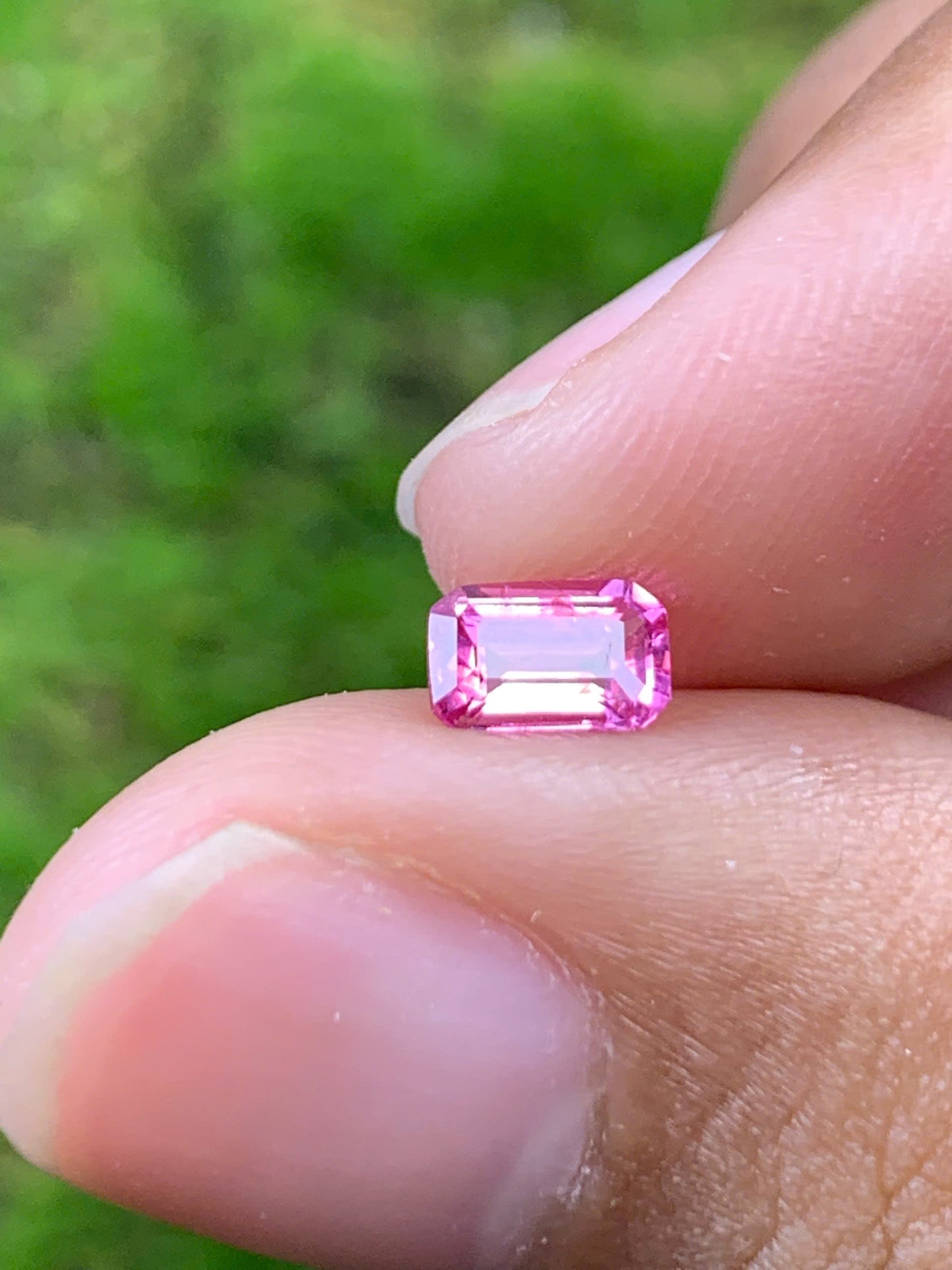 Natural Spinel VietNam 28082541
