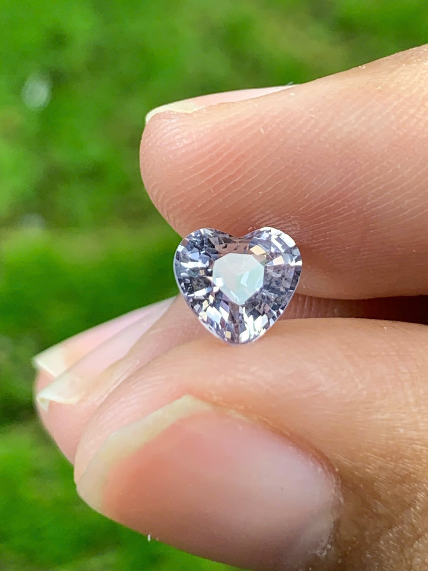 Natural Spinel VietNam 28082543