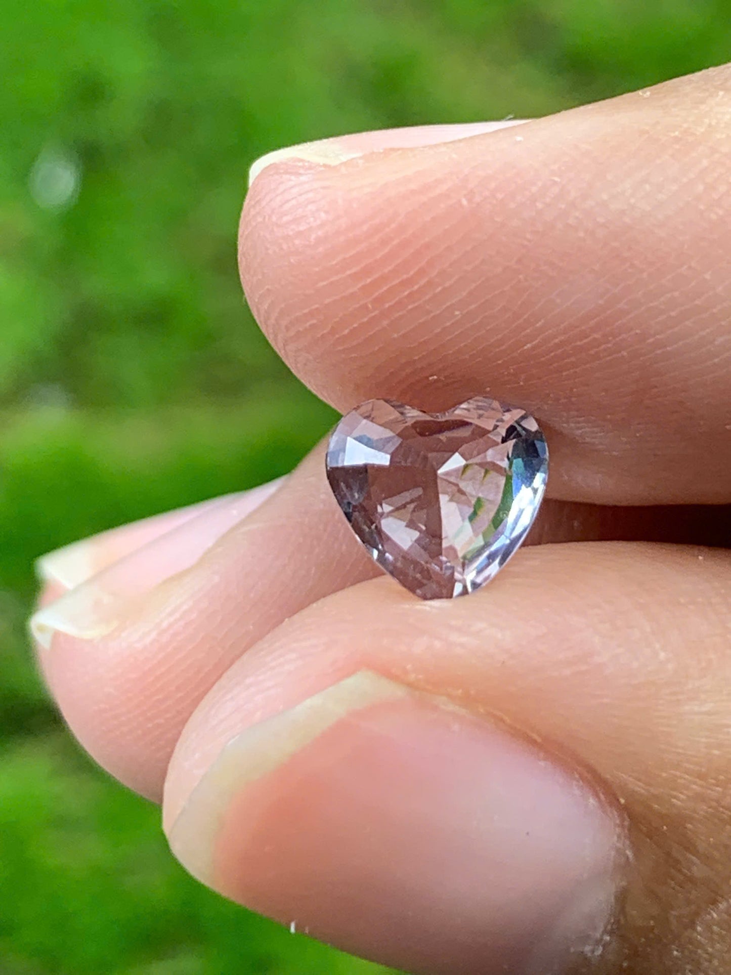 Natural Spinel VietNam 28082543