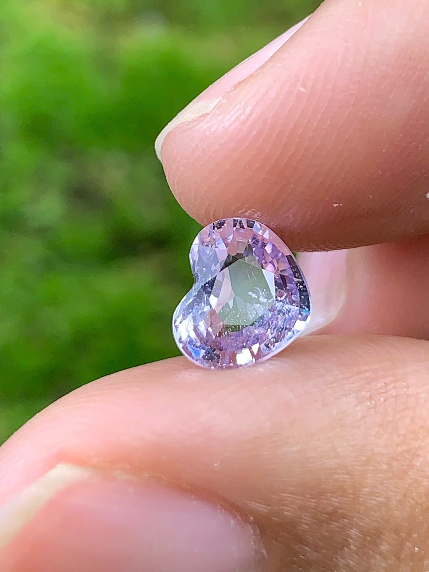 Natural Spinel VietNam 28082546