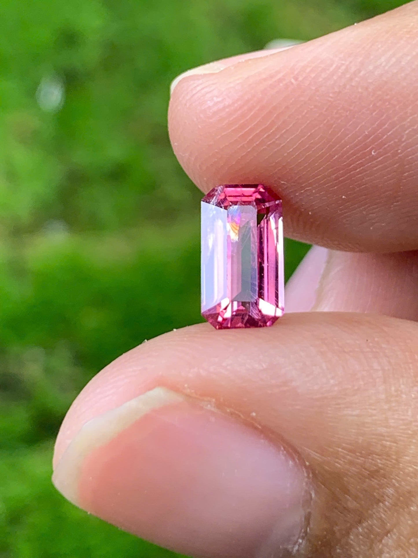 Natural Spinel VietNam 28082551