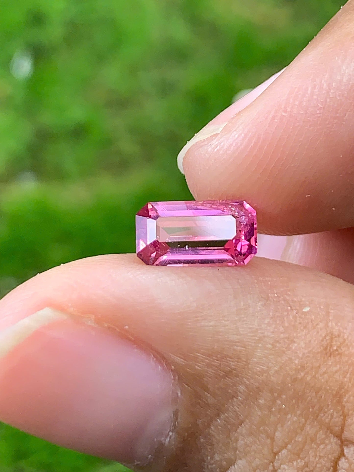 Natural Spinel VietNam 28082551