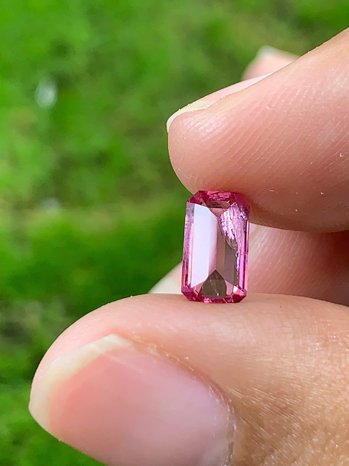 Natural Spinel VietNam 28082551