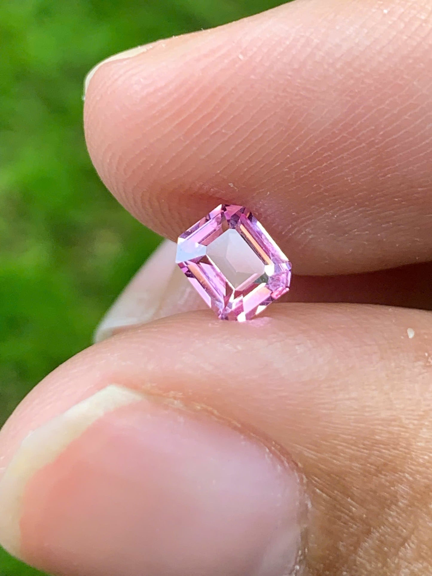 Natural Spinel VietNam 29082507