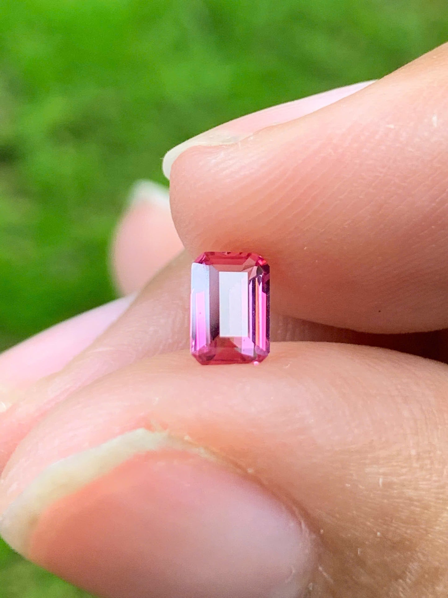 Natural Spinel VietNam 30082511
