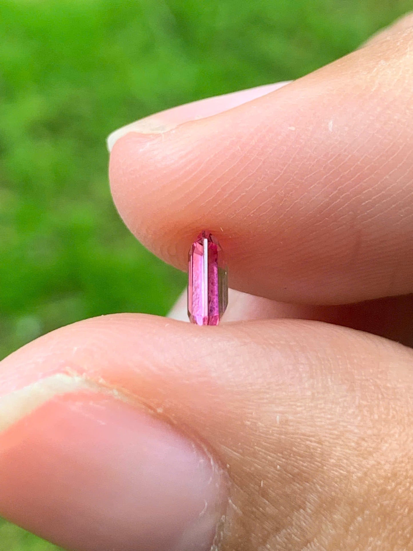 Natural Spinel VietNam 30082511