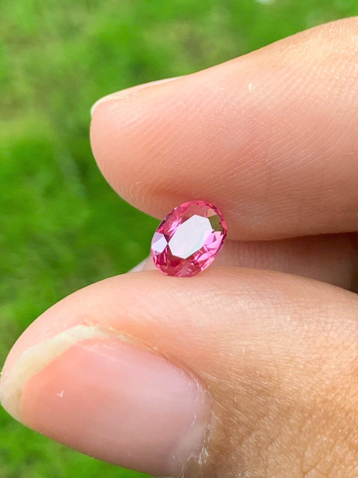 Natural Spinel VietNam 30082512