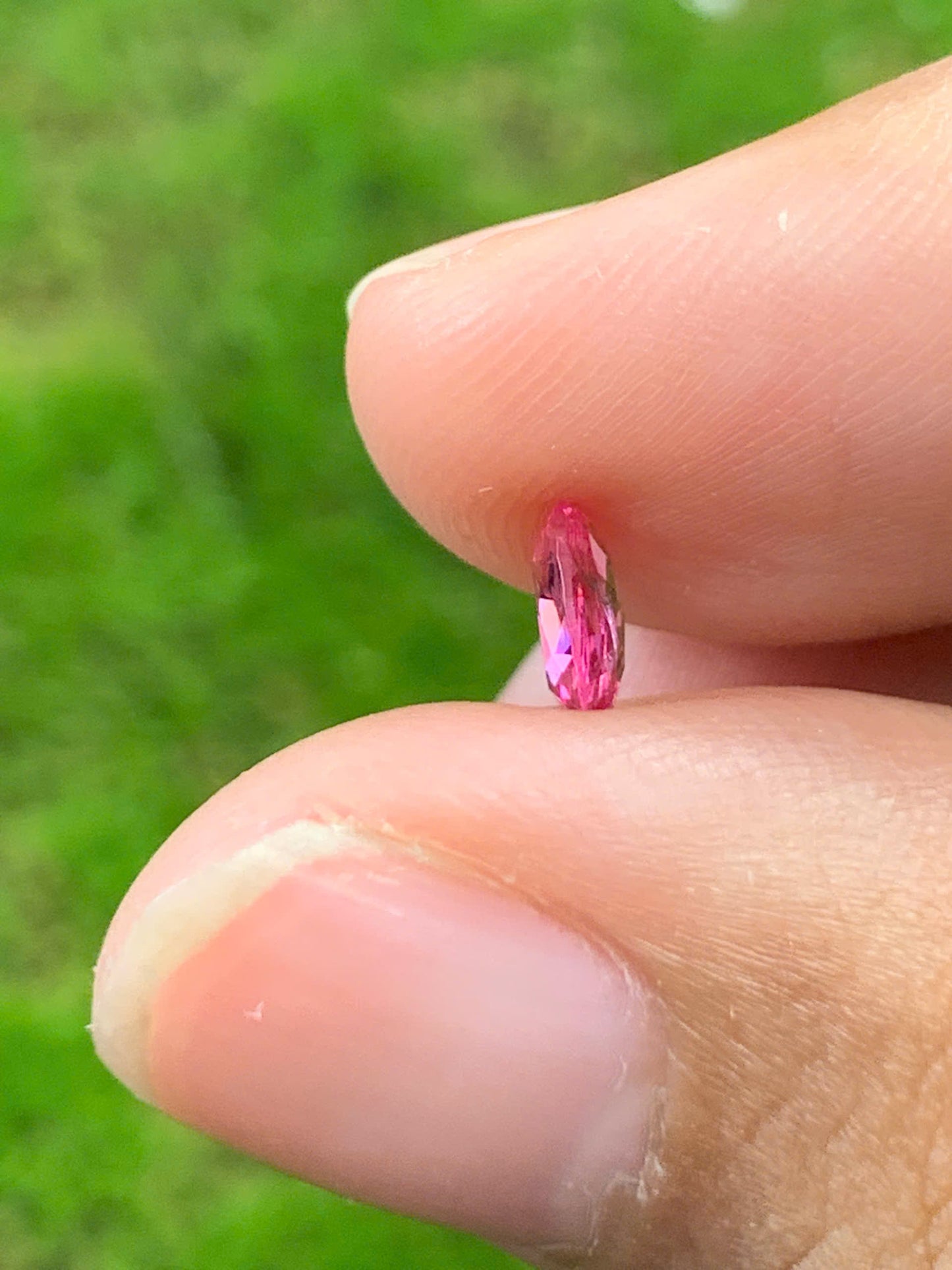 Natural Spinel VietNam 30082512