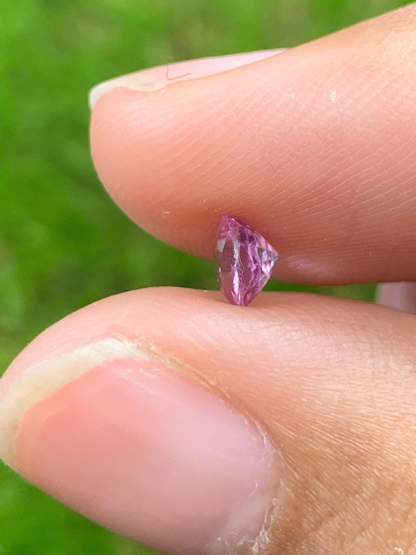 Natural Spinel VietNam 30082514