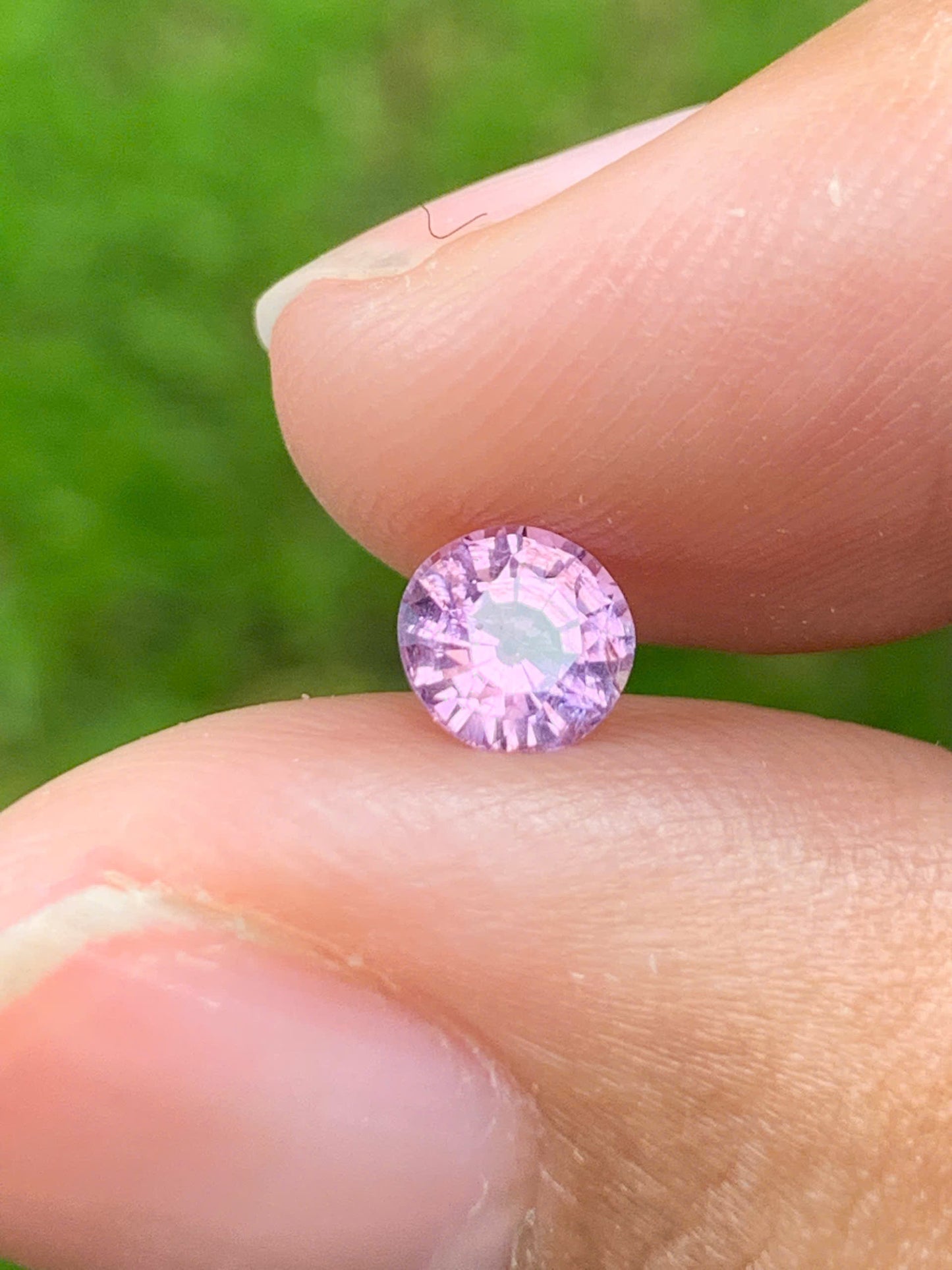 Natural Spinel VietNam 30082514