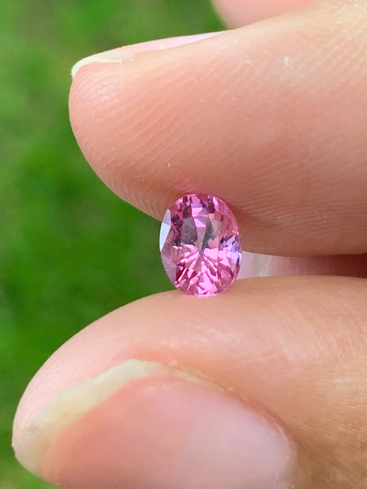 Natural Spinel VietNam 30082517