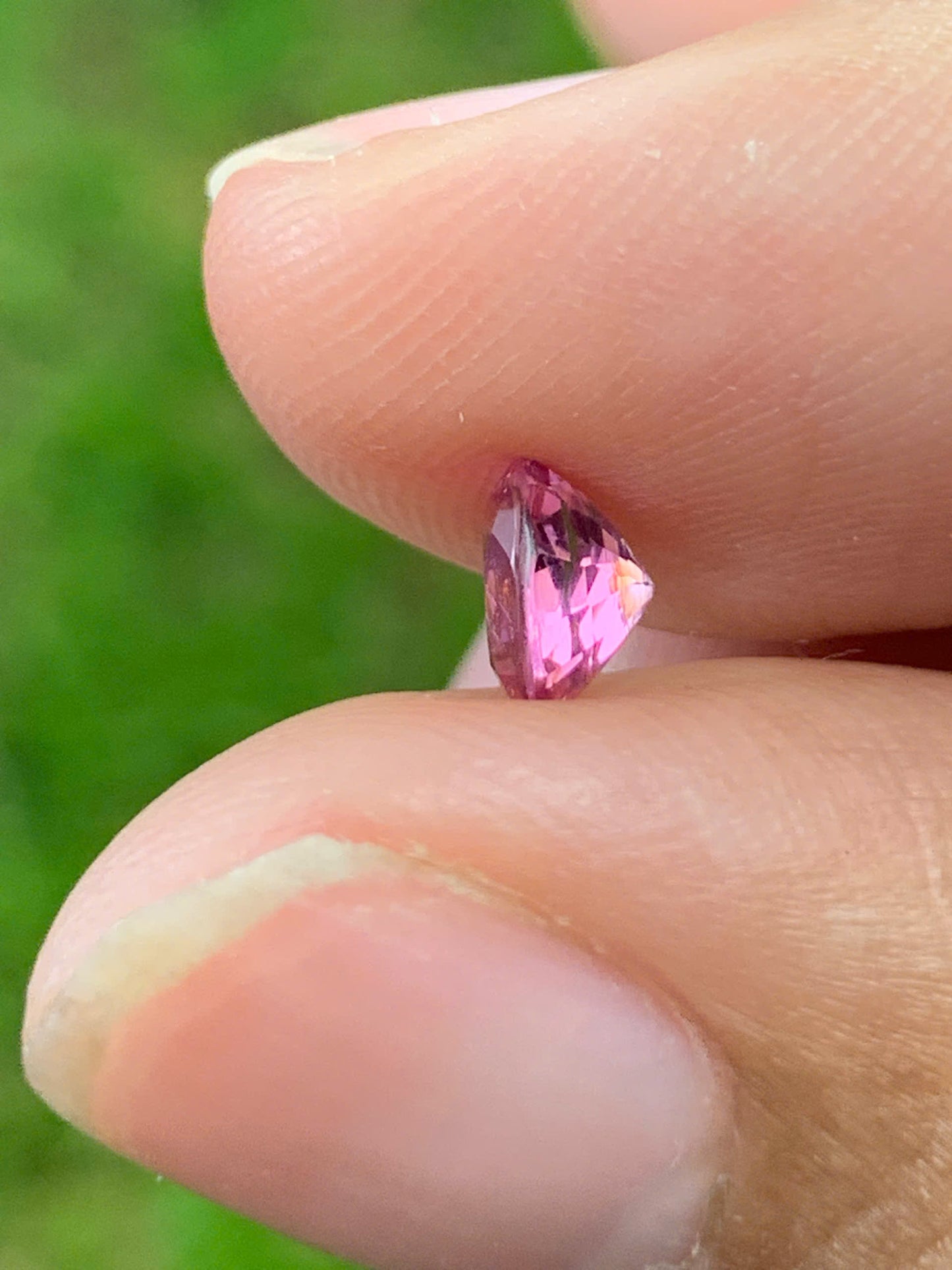 Natural Spinel VietNam 30082517