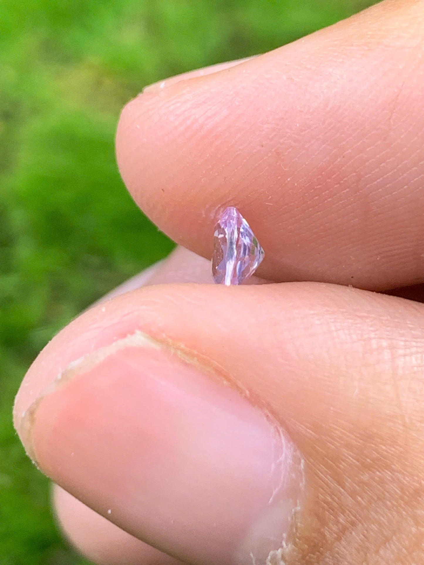 Natural White Spinel LucYen VietNam 01092507