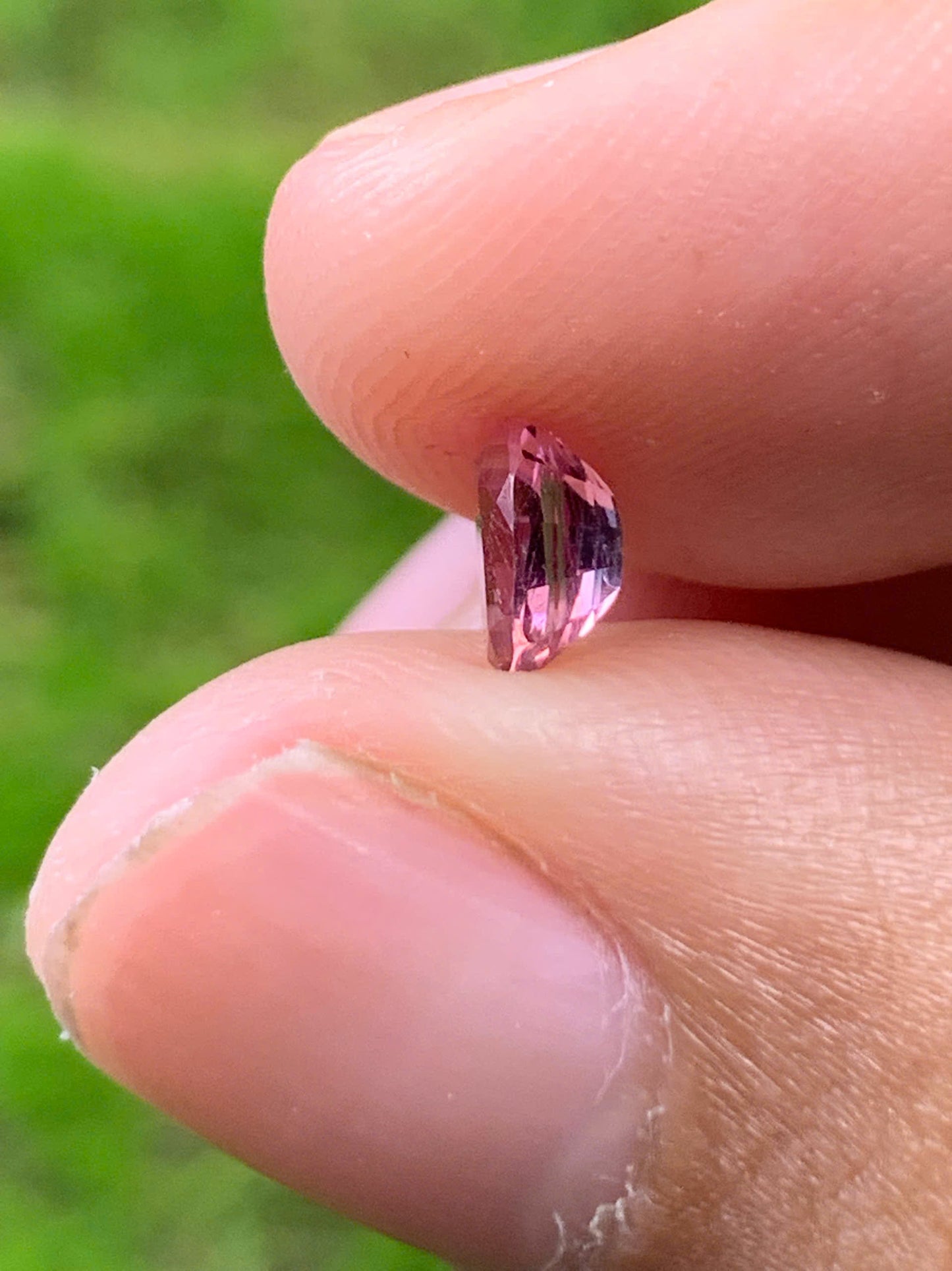 Natural Spinel LucYen VietNam 0109212
