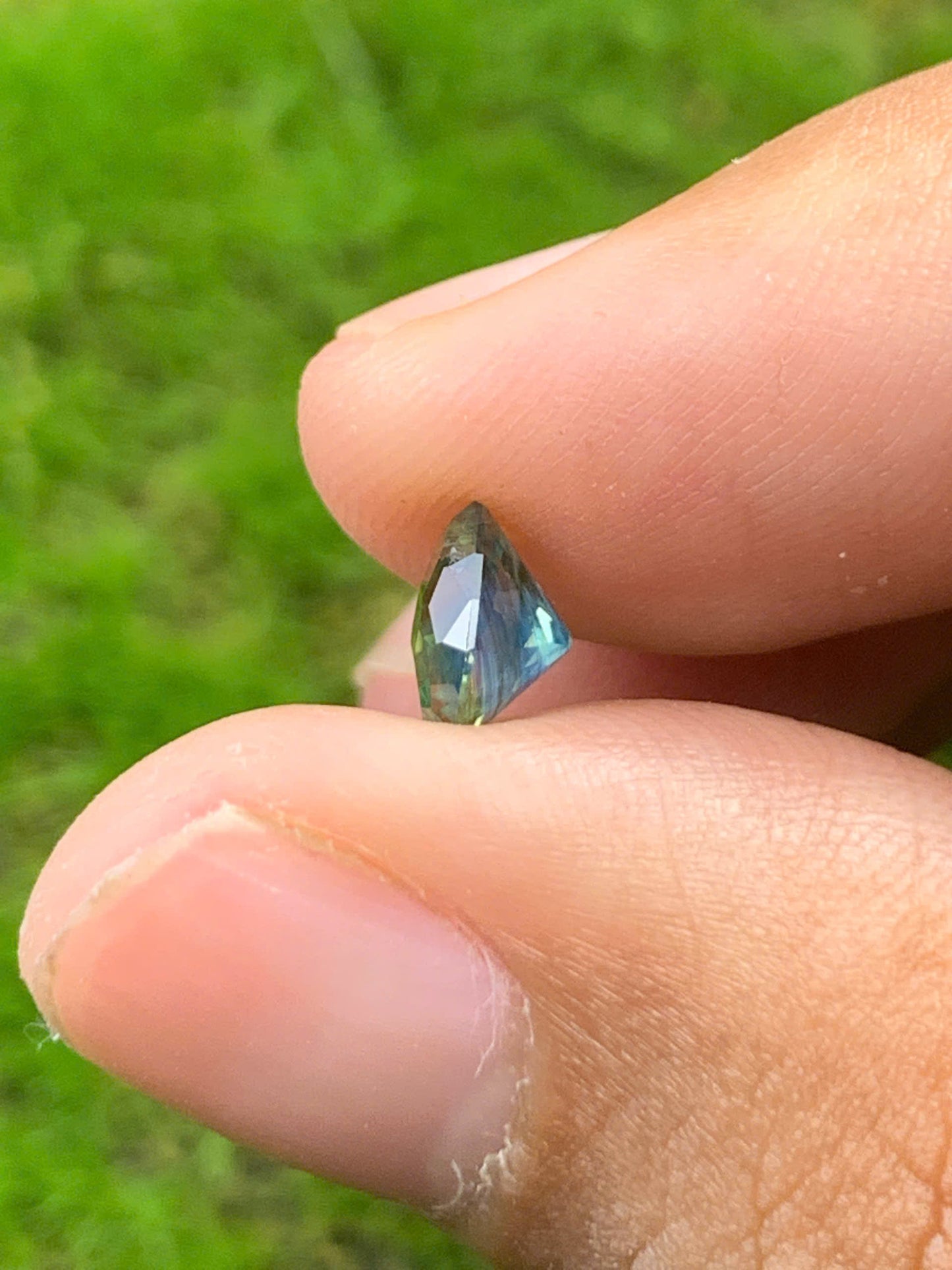 Natural green sapphire LucYen VietNam 01092515