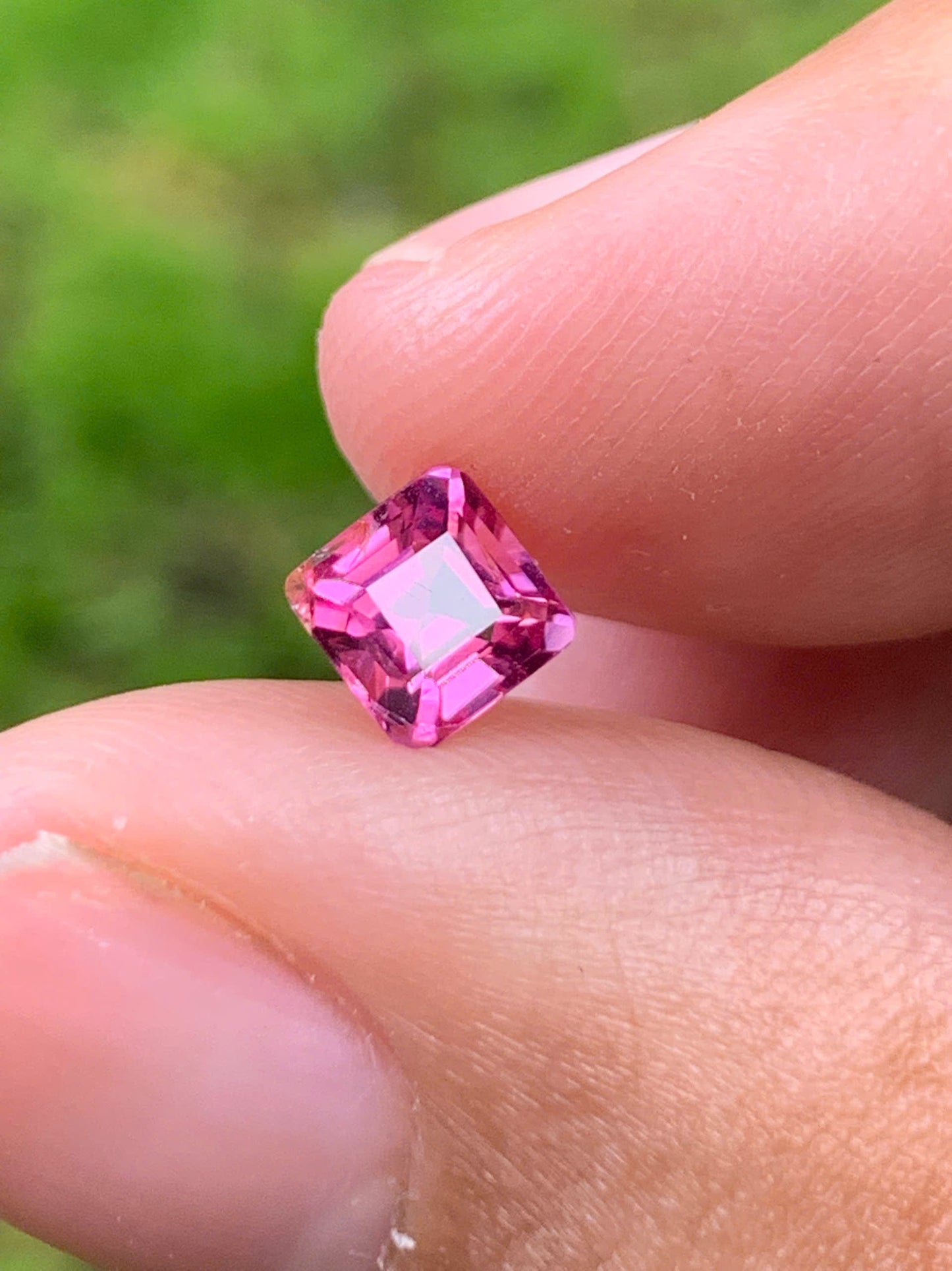 Natural Pinkish Red Spinel LucYen VietNam 0409217