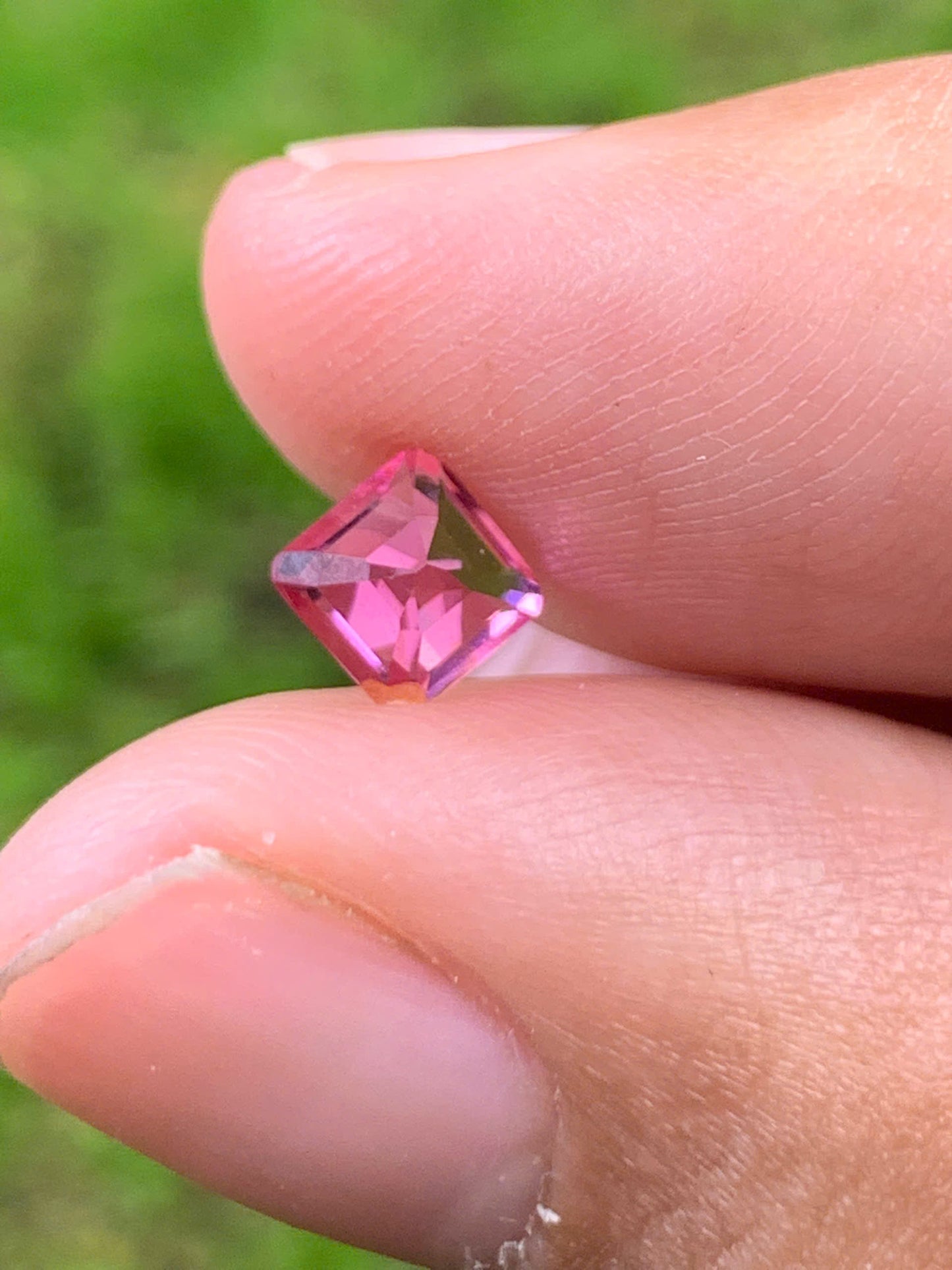 Natural Pinkish Red Spinel LucYen VietNam 0409217