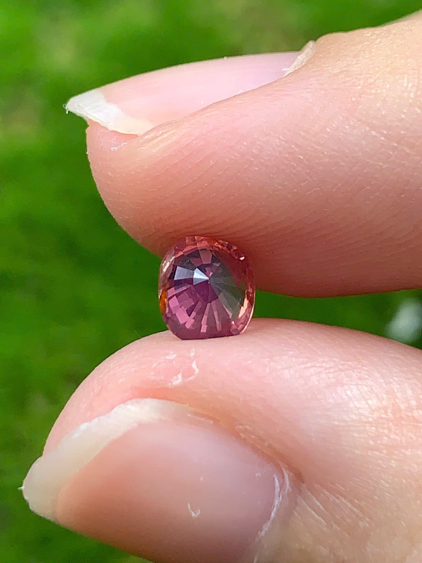 Natural Muliticolor Spinel LucYen 0.71ct - 05092507