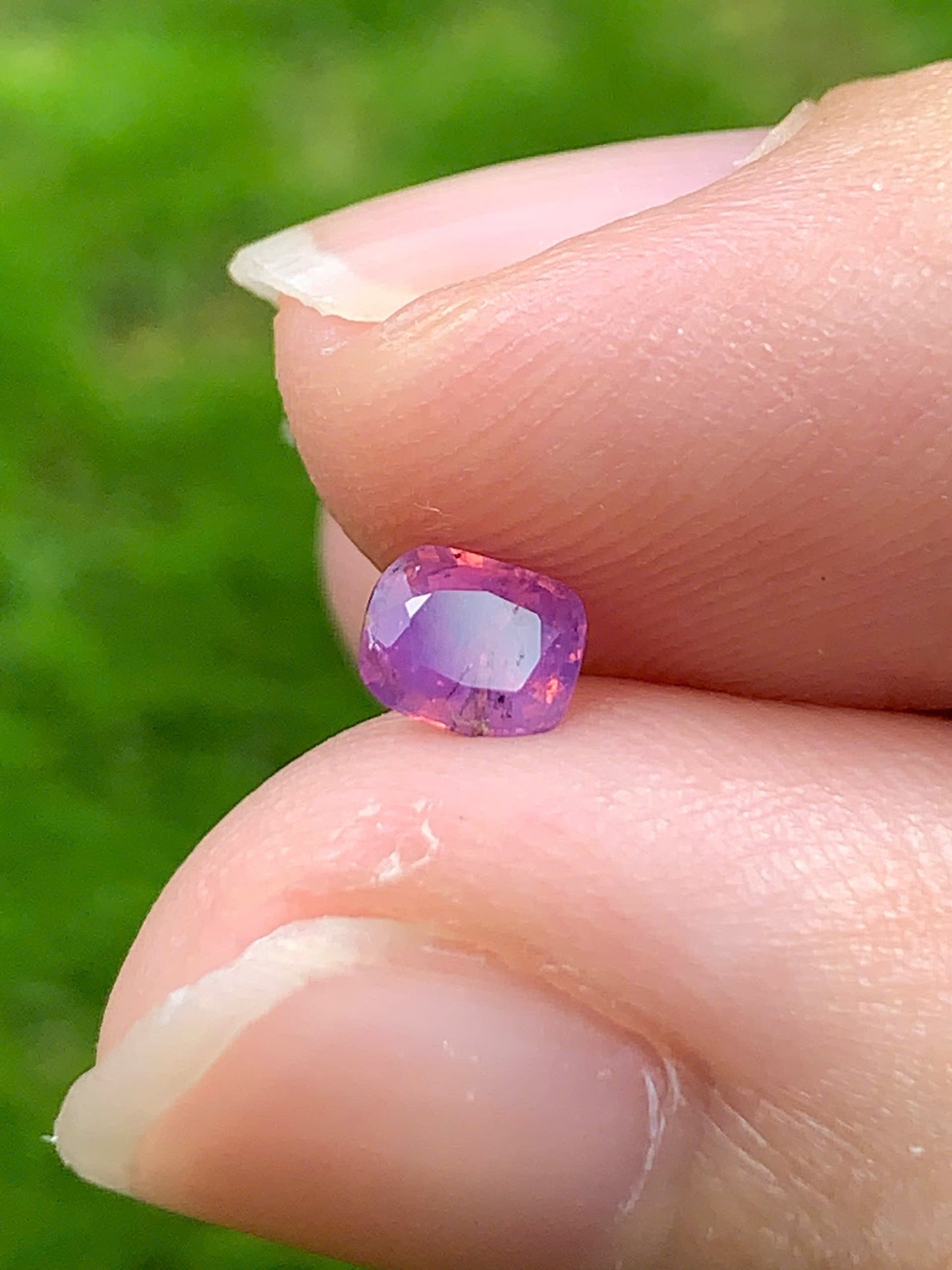 Natural pinklish purple sapphire LucYen VietNam 05092501