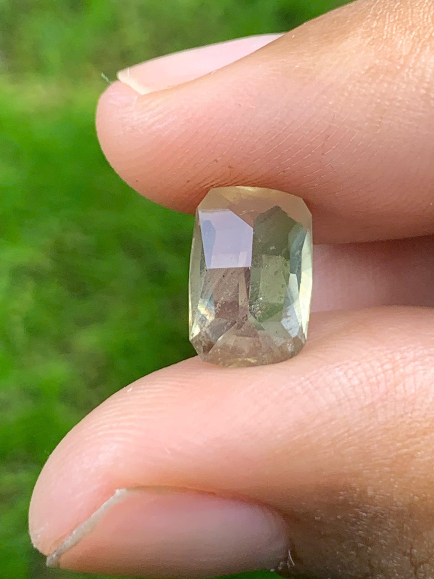 Natural Yellow Sapphire Luc Yen 3.22ct - 01092520